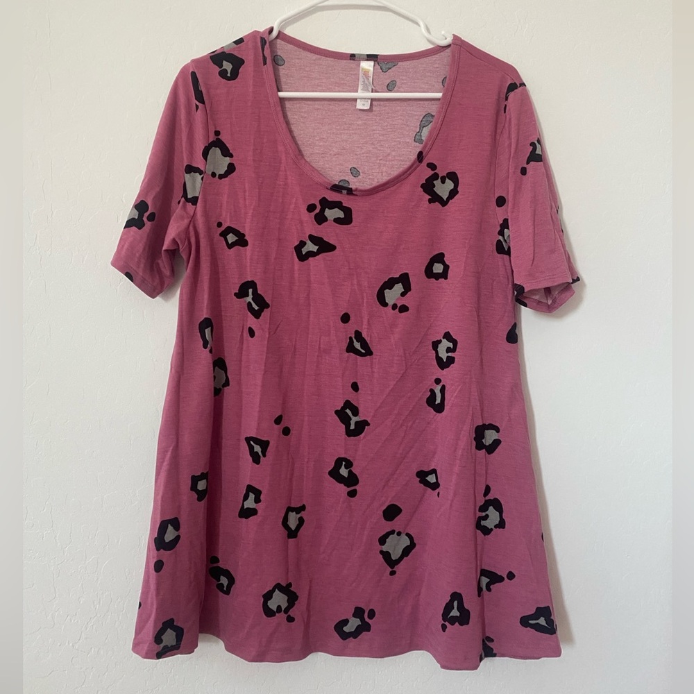 LuLaRoe pink cheetah perfect tee